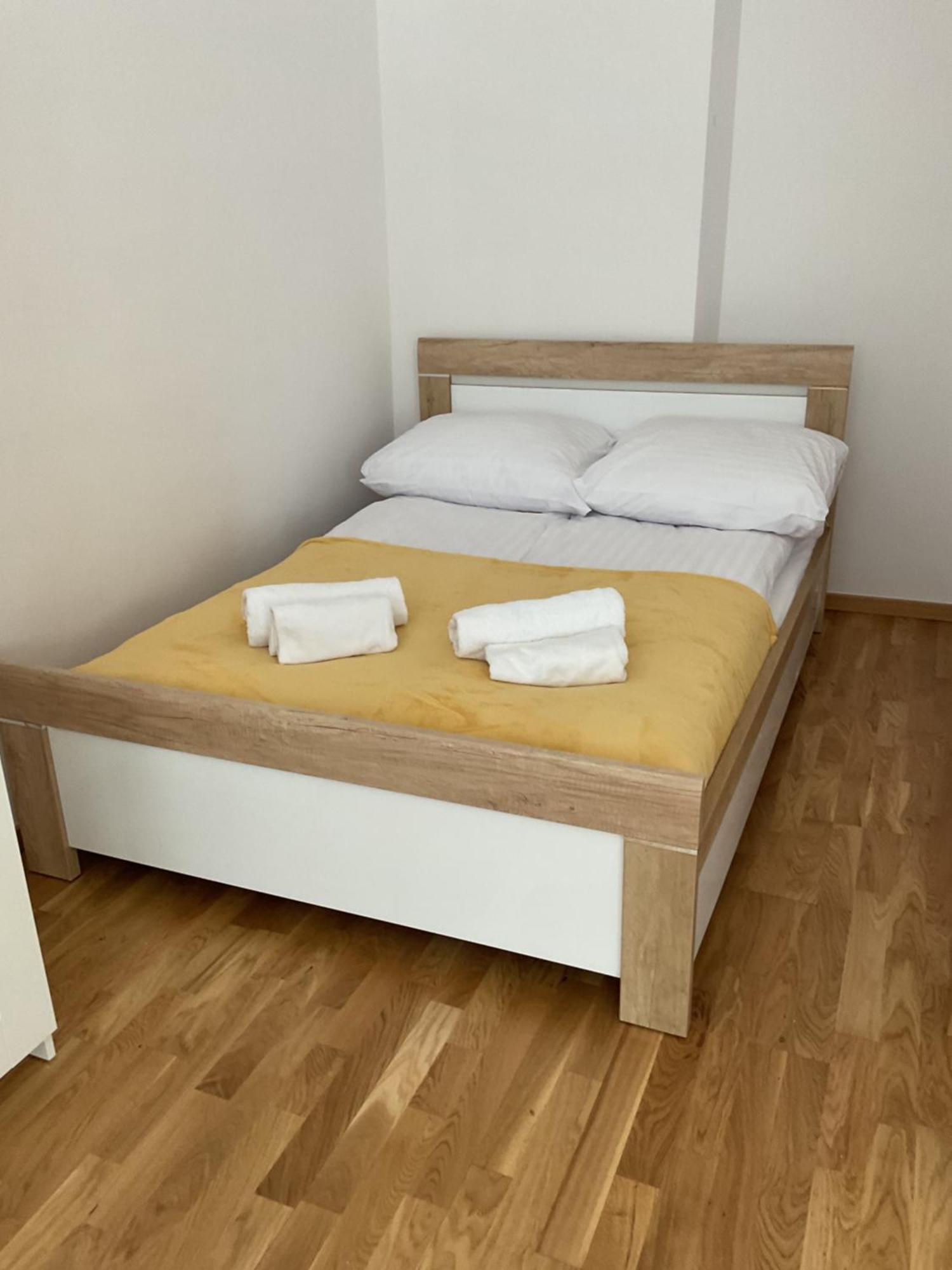 Ferienwohnung Omorika Na Zamkowej Krakau Exterior foto